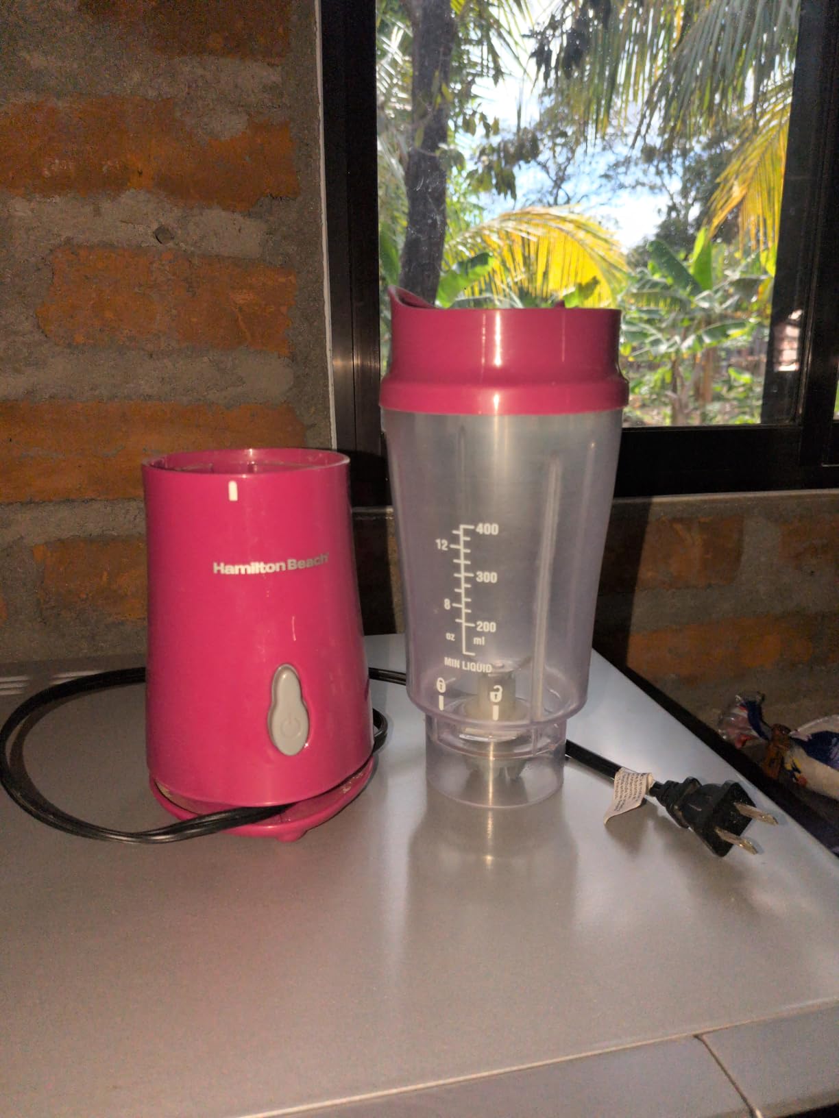 Hamilton Beach Portable Blender for Smoothies With 14 oz. Travel Jar | BPA Free Jar & Lid | Durable Stainless Steel Blades | 300 Watts Peak Power | Personal Smoothie Blender | Raspberry | 51131G customer photo 2