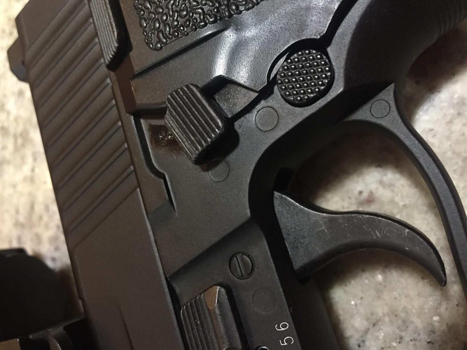 SIG SAUER P226 MK-25 .177 Cal Semi-Auto CO2-Powered Air Pistol customer photo 2