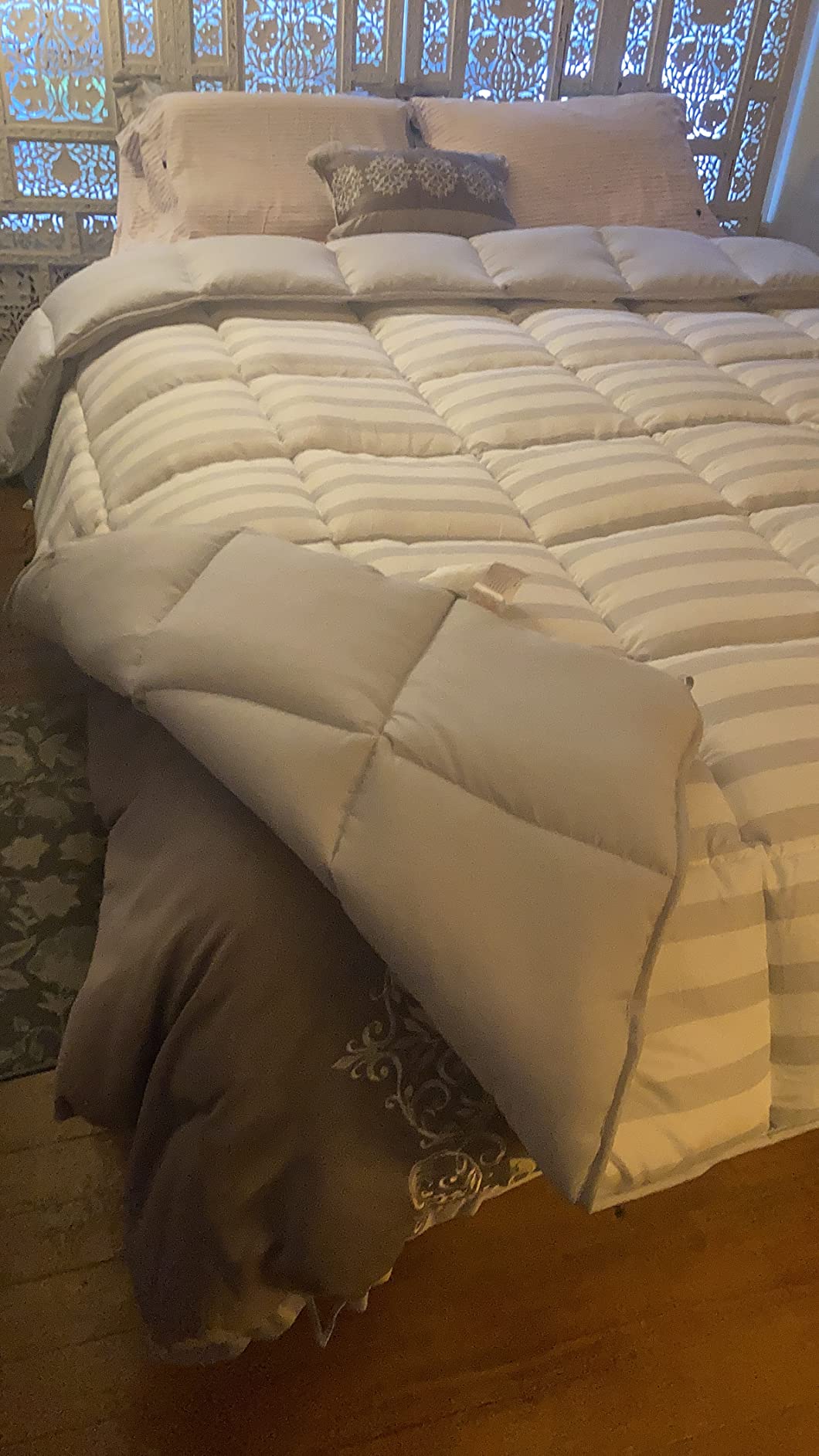 Linenspa White Down Alternative Comforter and Duvet Insert, for King Size Bed - All-Season Comforter with Box Stitch and 8 Duvet Loops - Bedding for Kids, Teens, and Adults customer photo 1