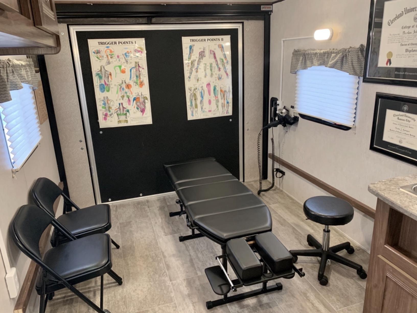 Royal Massage Sheffield 180 Chiropractic Adjusting Table - Professional Portable Drop Table for Chiropractors - Foldable with Adjustable Legs, Headrest, Thoracic & Pelvic Drops customer photo 2