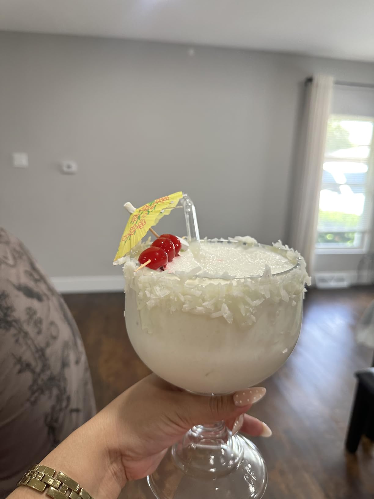 Chefcaptain Margarita Glass Schooner- 21.5 Oz Set of 4 Extra Large Goblet With Clips ZERO LEAD Crystal Style Shrimp Cocktail, Coronaritas, Margaritas Set Of 4 With 4 Color Clips customer photo 1