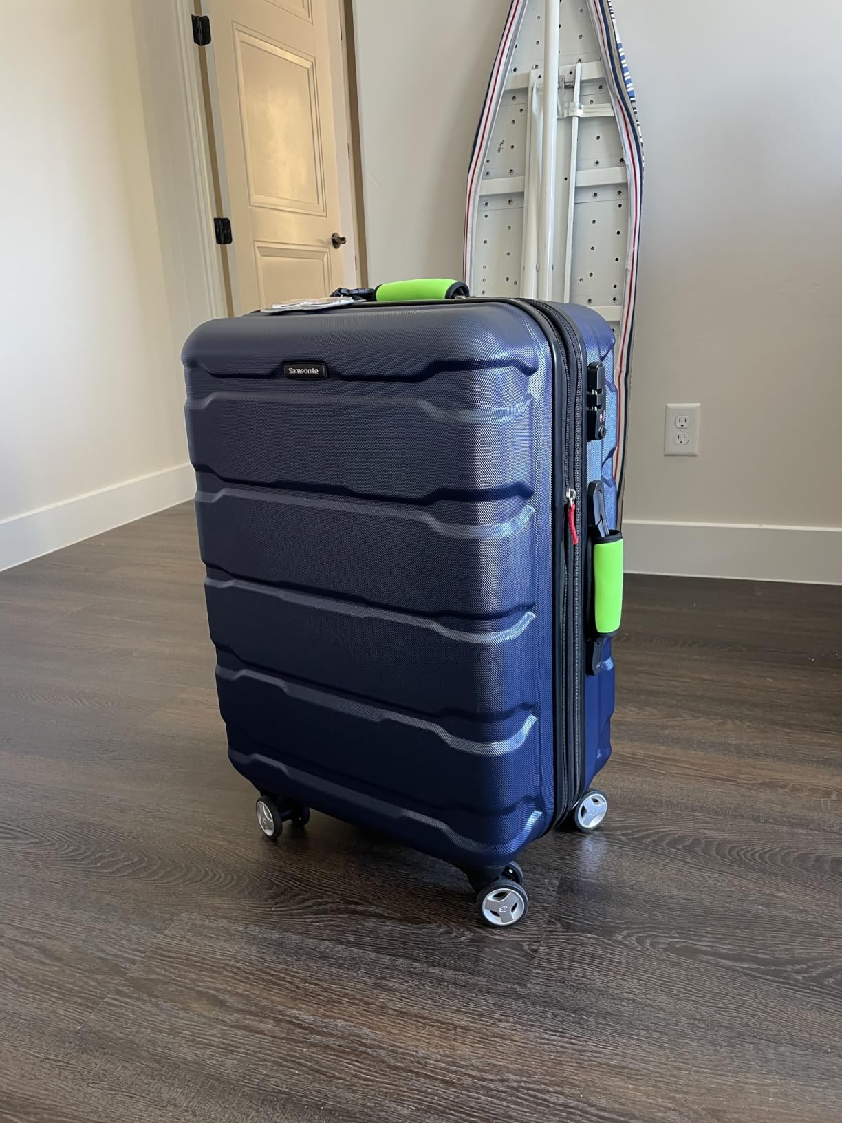 Samsonite Omni PC Hardside Expandable Luggage with Spinner Wheels, Teal, Checked-Large 28-Inch customer photo 1
