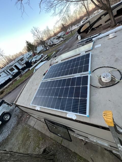 Renogy 200W 12V N-Type RV Solar Panel Kit with Adventurer 30A Controller | Adventurer 30A LCD PWM Charge Controller + Mounting Brackets for RVs, Boats, Trailers, Campers, Marine & Off-Grid Systems customer photo 2