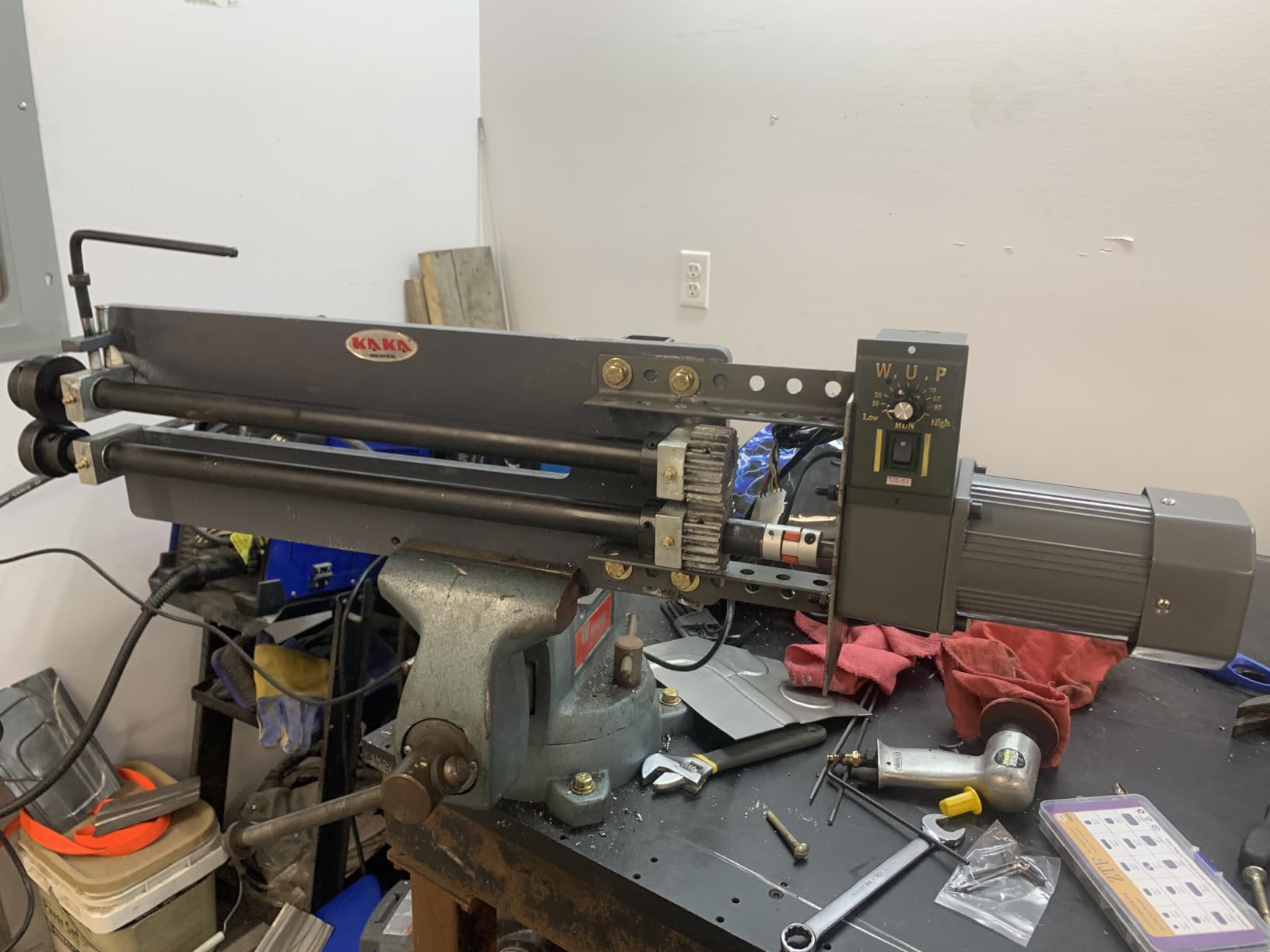 Sheet Metal Bead Roller, 18 Gauge KAKA INDUSTRIAL RM-12 | 12 in throat with 6 die sets, Manual crank rotary forming, Beading and flanging dies included customer photo 1