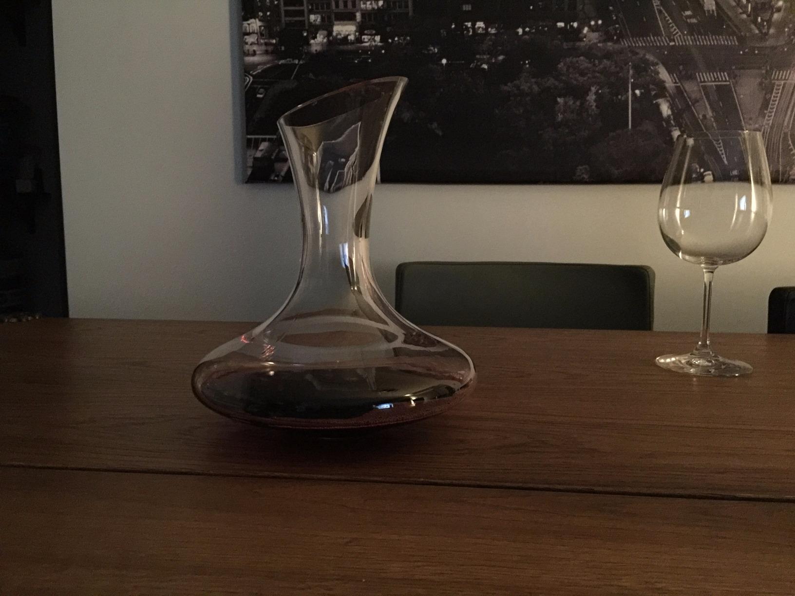 Large Elegant Red Wine Decanter with Aerator Pourer, 1600ml. - Hand Blown Lead-Free Crystal Glass Carafe for Cabernet, Merlot, Home Bar Accessory, Gifts for Men Dad. customer photo 2