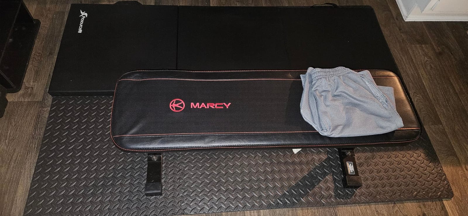 ProsourceFit Tri-Fold Folding Thick Exercise Mat 6'x2' with Carrying Handles for MMA, Gymnastics, Stretching, Core Workouts customer photo 2