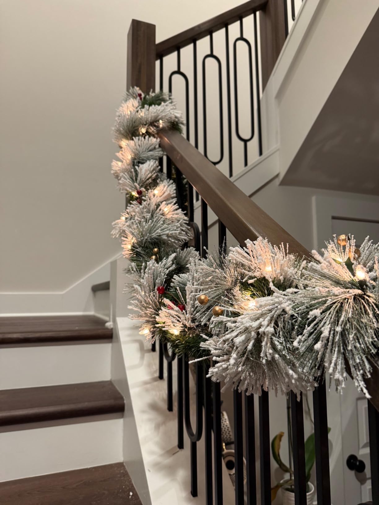 National Tree Company 9ft Pre-Lit Snowy Bristle Pine Christmas Garland | 70 Clear Lights, 75 Tips, Artificial Christmas Decoration customer photo 1