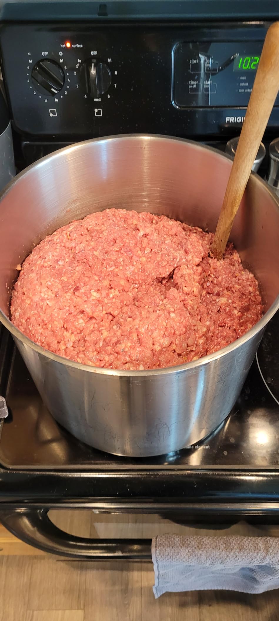 STX International Turboforce II 4000 Electric Meat Grinder | Grinds Soft Bones | Foot Pedal | 6 Grinding Plates | Stainless Steel Blades | Sausage Tubes | Kubbe Maker | Meat Claws | Patty Press & More customer photo 2
