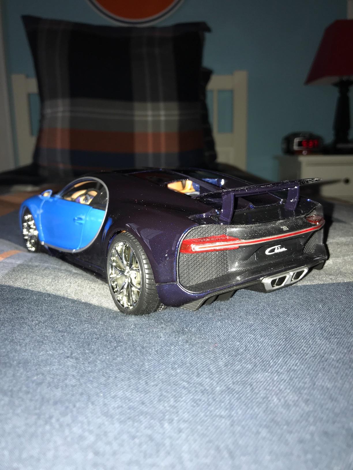 2016 Bugatti Chiron Blue 1:18 Diecast Model Car customer photo 1