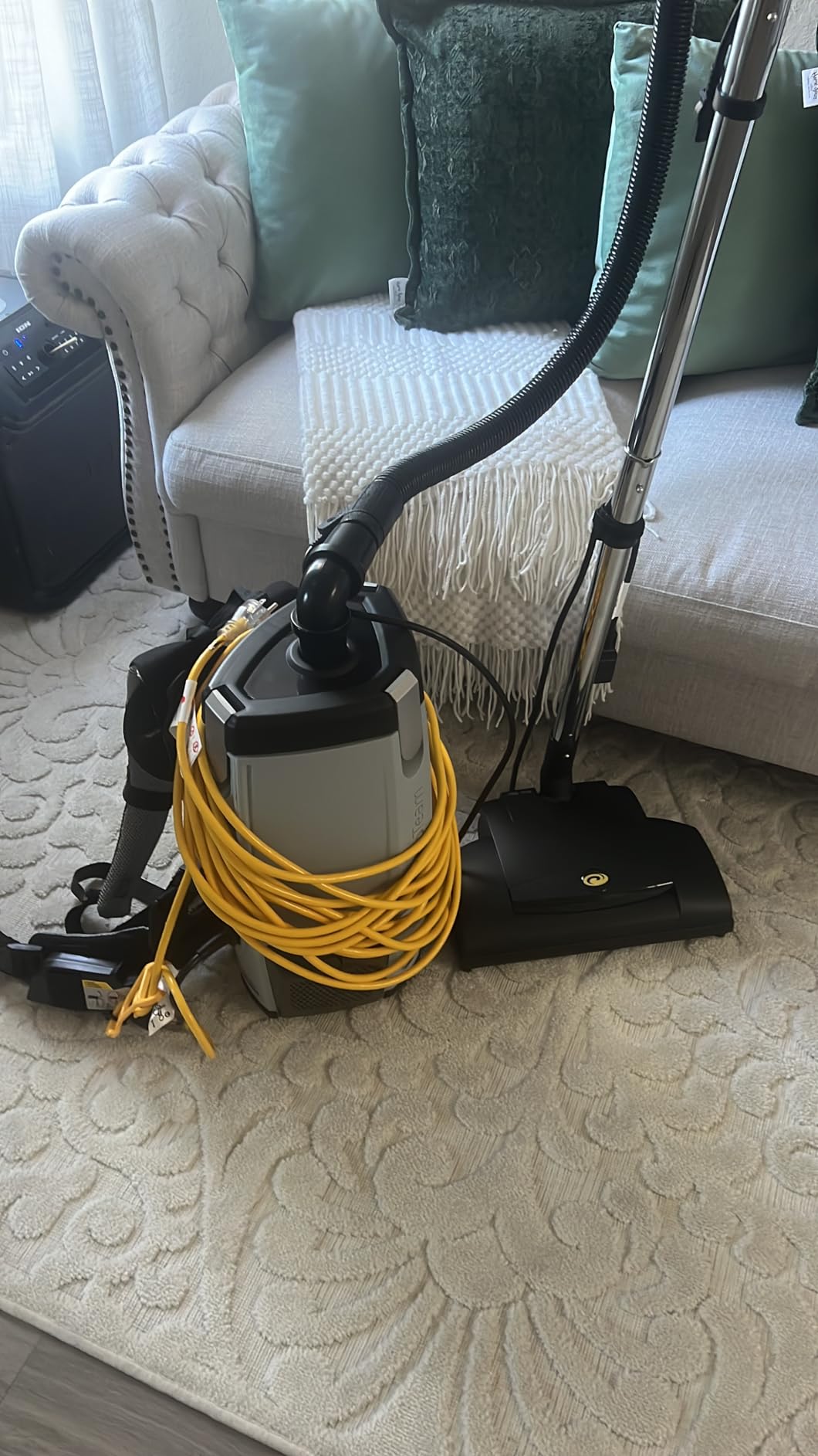 ProTeam ProVac FS 6 Commercial Backpack Vacuum with Power Nozzle Tool Kit, 6 Quart, Gray customer photo 2