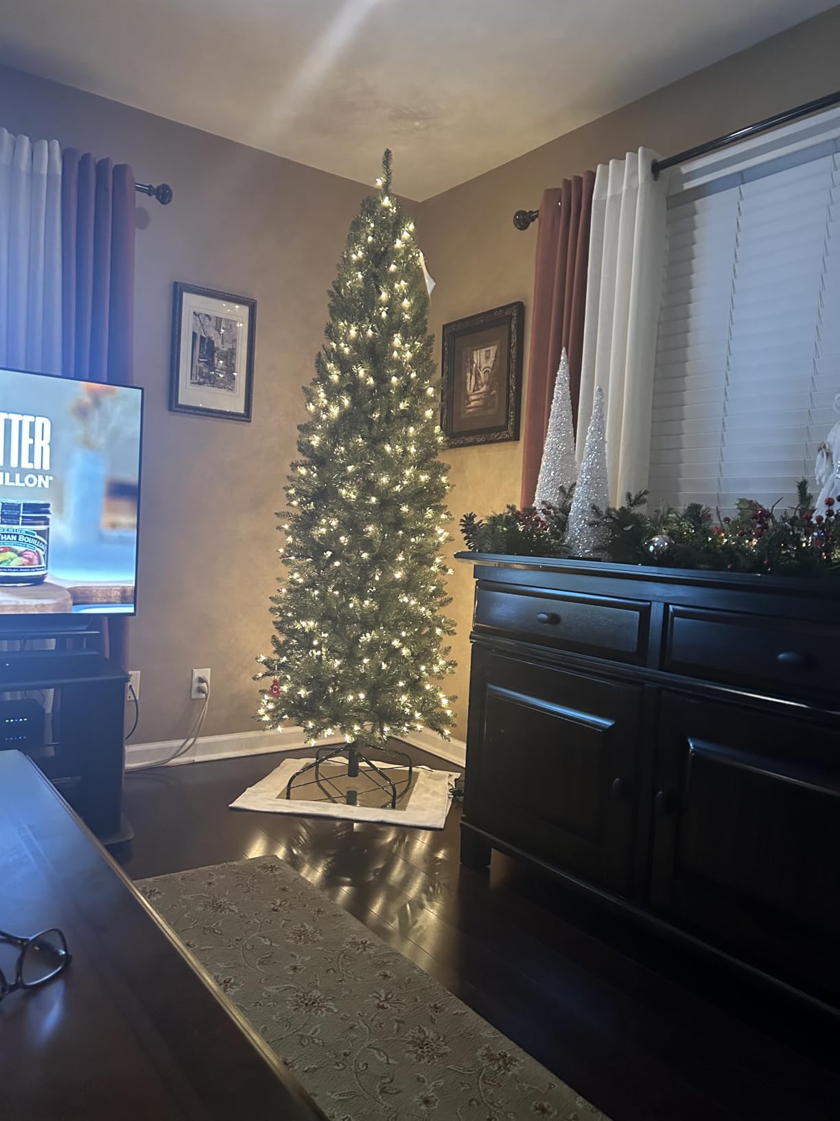 Puleo International 7.5ft Pre-Lit Fraser Fir Pencil Christmas Tree with 350 Clear Lights, 1188 Realistic Dense Branch Tips, Easy Setup Artificial Trees with Sturdy Metal Stand customer photo 1