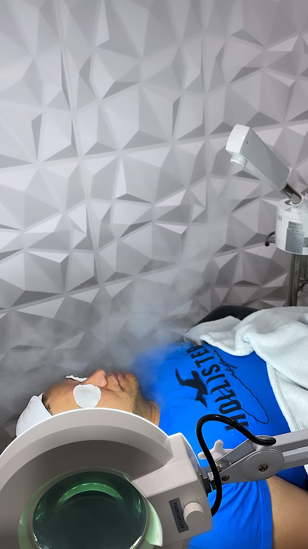 Facial Ozone Steamer 4 in 1 with Magnifying LED Light, High Frequency and Galvanic Aroma Therapy by SKINACT customer photo 1