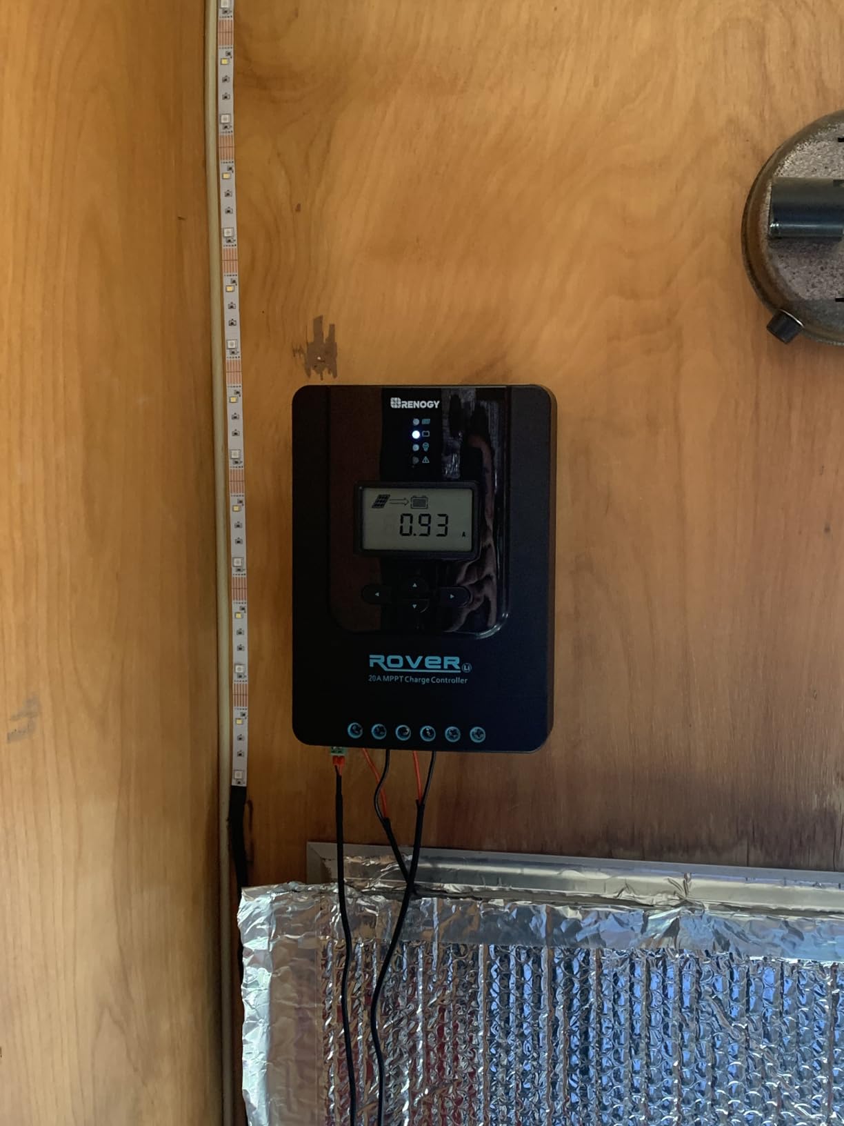 Renogy Solar Charge Controller Rover 20A 12V24V Auto DC Input MPPT Charge Controllers for Solar Panels Adjustable LCD for Gel Sealed Flooded Lithium Batteries | 95V PV input, AGM/Gel/Flooded (auto), Li (manual), MPPT 99% tracking,overcharge/short protection, negative ground, for RVs customer photo 1