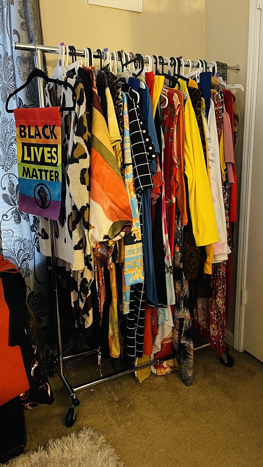 Simple Houseware Heavy Duty Clothing Garment Rack, Chrome, Extendable 42 to 67 Inches, 150 lbs customer photo 1