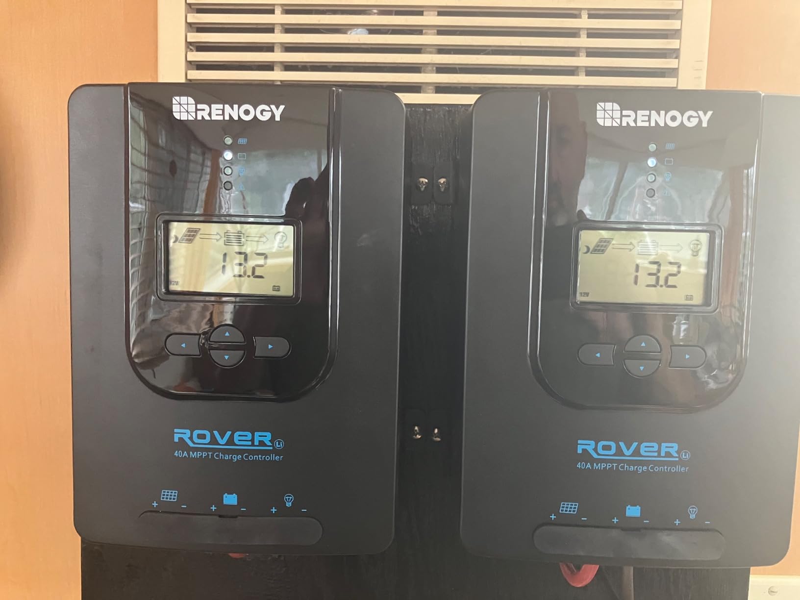 Renogy Solar Charge Controller Rover 40A 12V24V Auto Parameter DC Input MPPT Charge Controllers for Solar Panels Adjustable LCD for Gel Sealed Flooded Lithium Battery customer photo 2