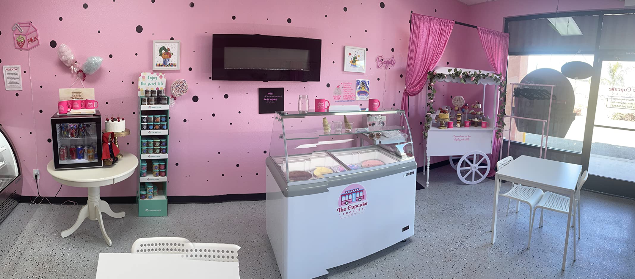 Maxx Cold MXDC-8 8 Flavor 14 cu ft Commercial Ice Cream Dipping Cabinet Freezer customer photo 1