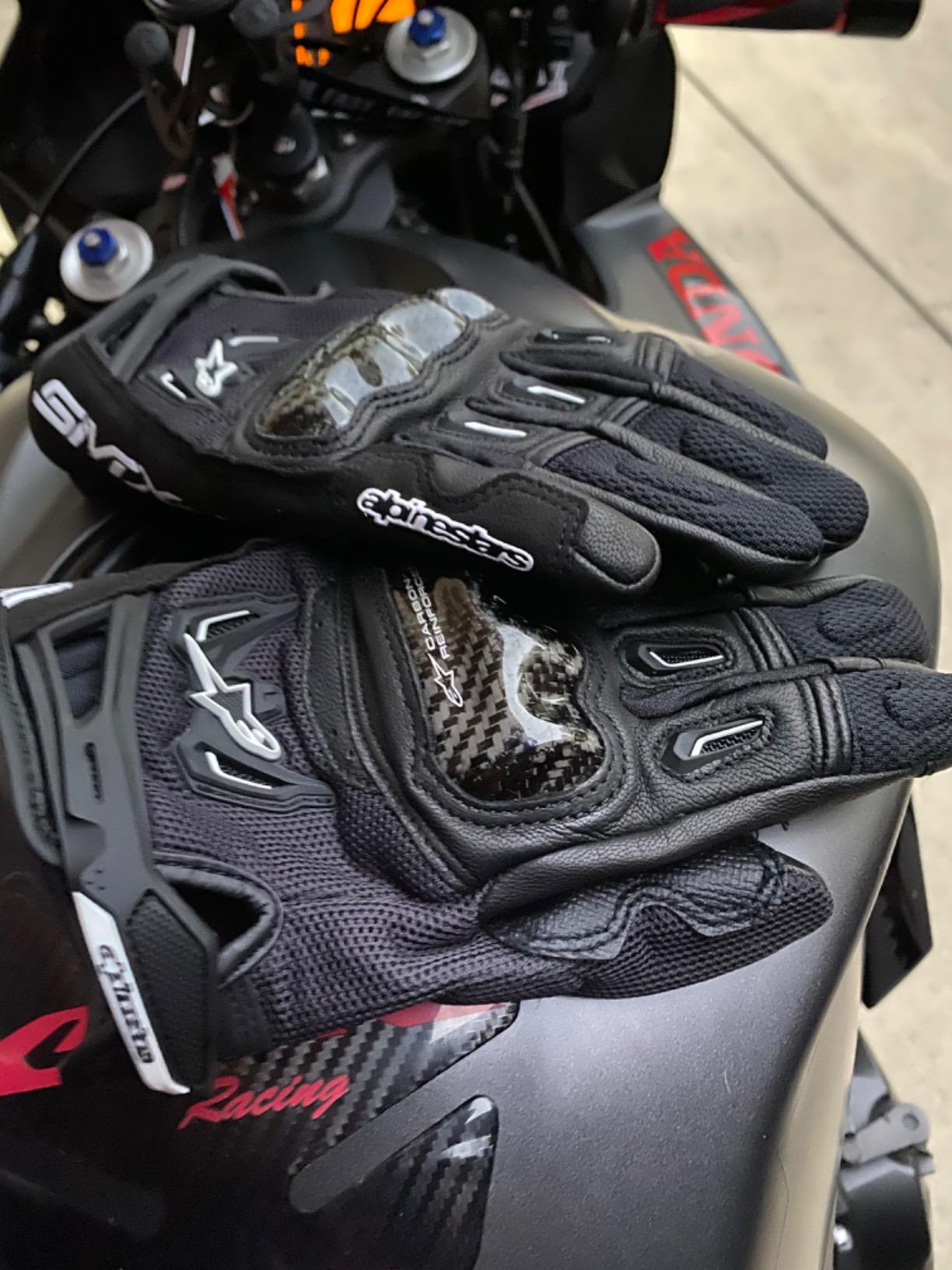 Alpinestars SMX-2 Air Carbon V2 Gloves - Black, Full-Grain Leather & 3D Mesh, Carbon Knuckle Protection, Touchscreen Compatible, Pre-Curved Design customer photo 1