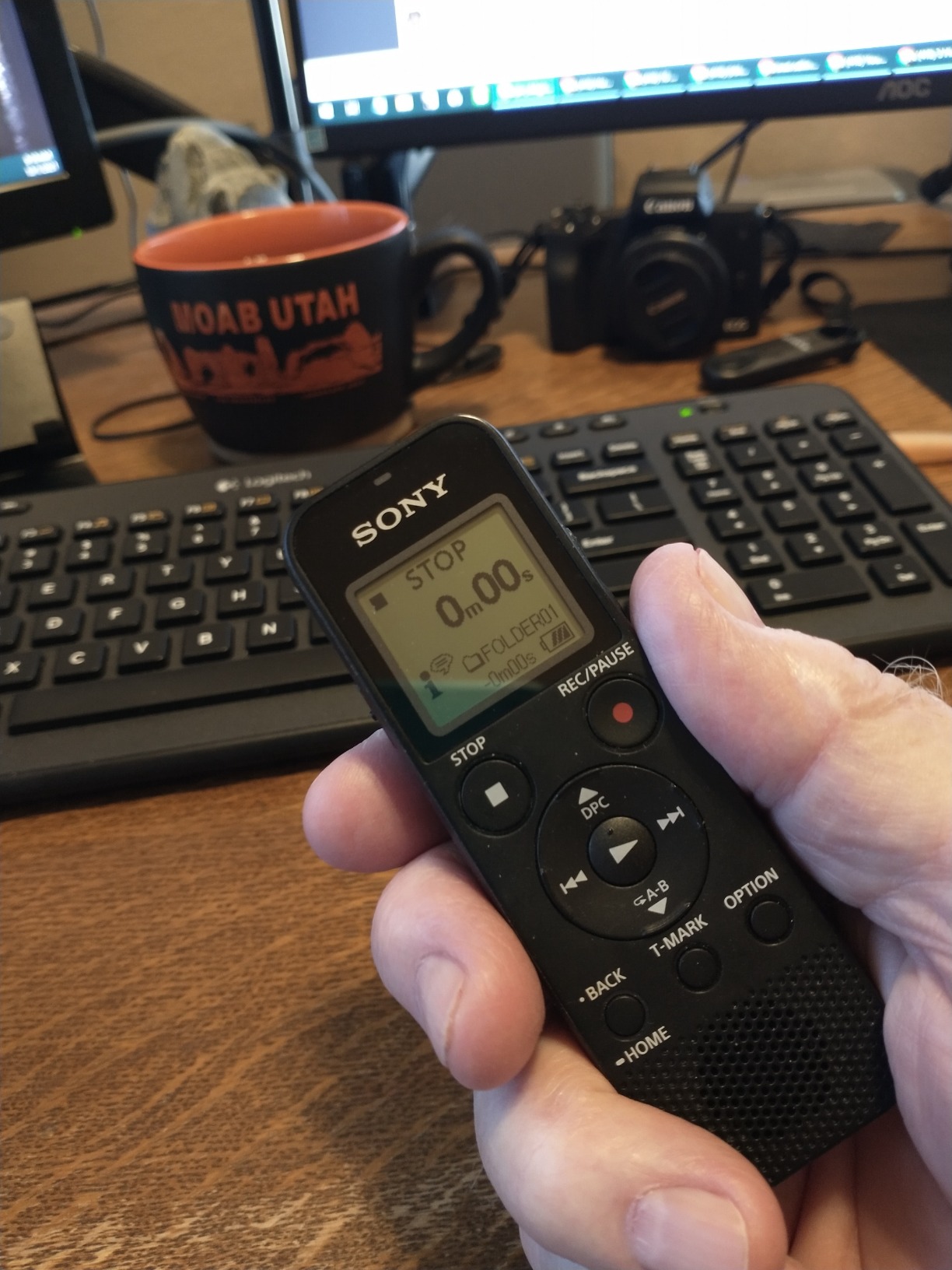 Sony ICD-PX370 Mono Digital Voice Recorder with Built-In USB Voice Recorder,black | 4GB Internal Memory, MP3 Recording, Microsd Expandable, Monaural Mic, Includes 2x Aaa Batteries customer photo 2