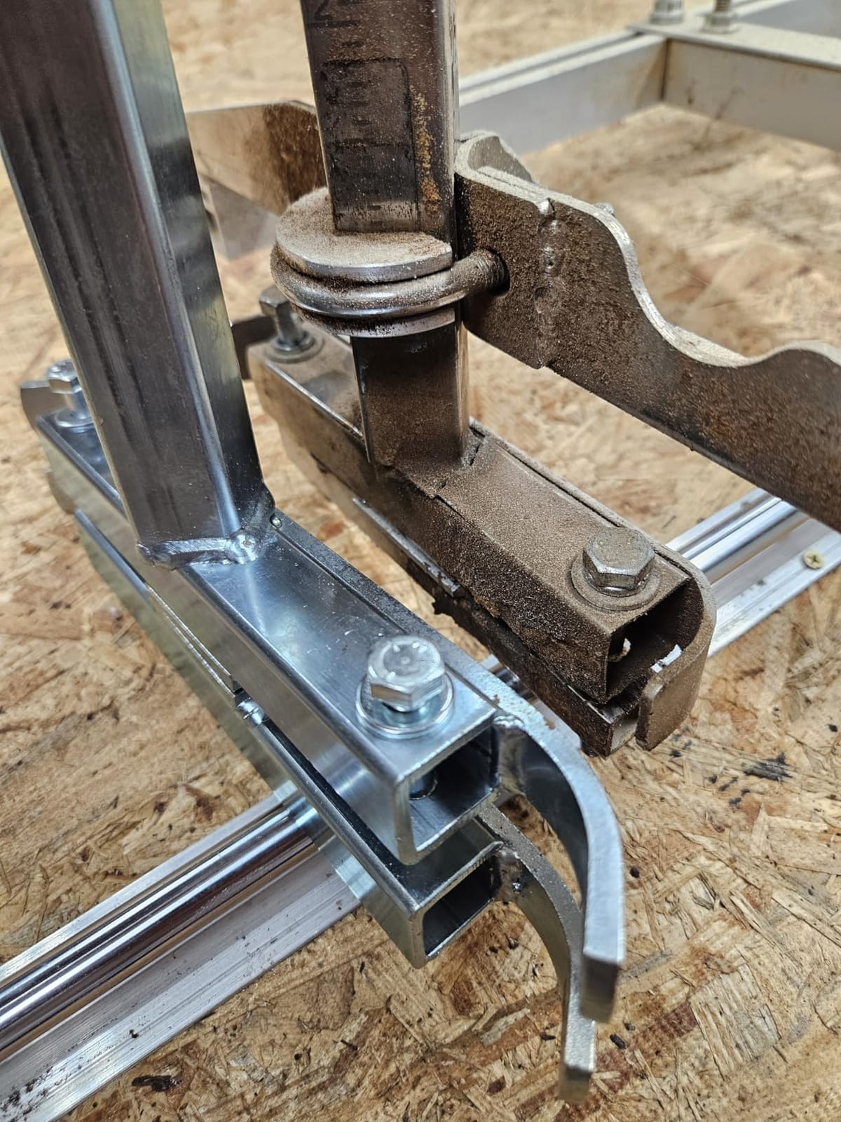 Granberg G778-36 Alaskan MKIV Chainsaw Mill, 36-Inch Portable Sawmill Guide | Fits All Chainsaw Makes, Bars up to 36 Inches, 70cc Plus, Clamps without Drilling, Mills Hardwood, Use a Sharp Ripping Chain. customer photo 2