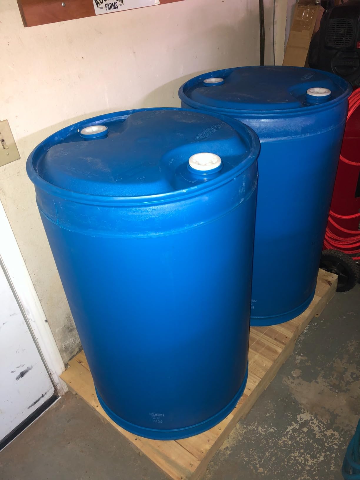 Augason Farms Water Storage Barrel - BPA-Free Plastic Barrel 55-Gallon customer photo 1