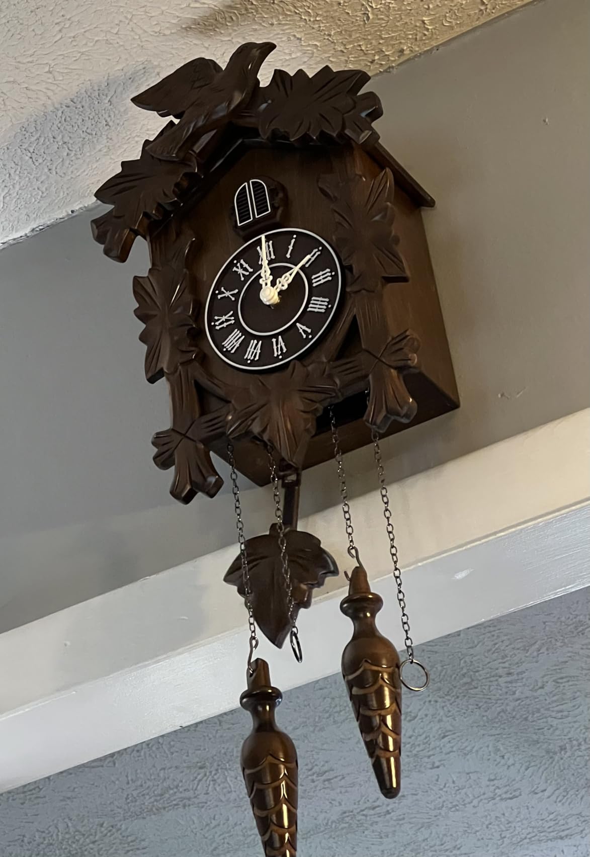 Rylai Vintage Cuckoo Clock Handcrafted Wooden Wall Clock for Home Décor | Large Size 13x9.5 Inch Traditional Germany Design Volume Control Coo-Coo Auto Night Sensor Brown/White customer photo 2