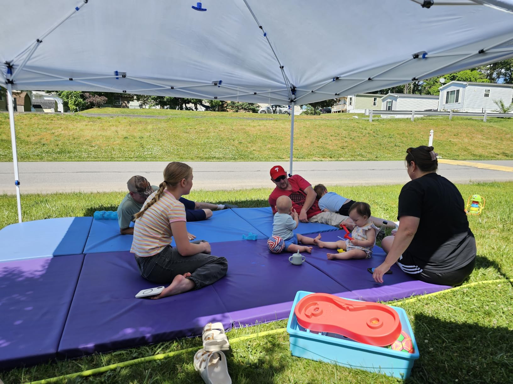 BalanceFrom 10x4 Feet 4-Panel Folding Gymnastics Mat - 2-Inch Thick Pad with Vinyl Surface and Carrying Handles customer photo 2