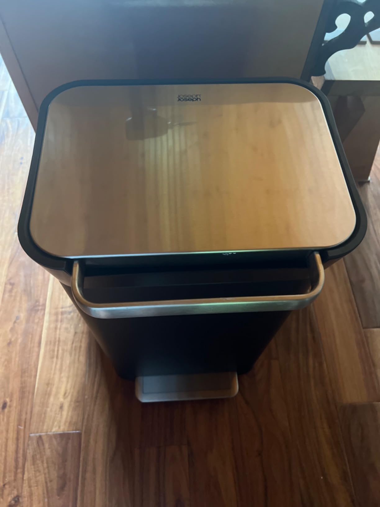 Joseph Joseph Intelligent Waste Titan Trash Can Compactor with Odor Filter, Compacts up to 3x trash, 30L/7.9 Gallons, Stainless Steel customer photo 2