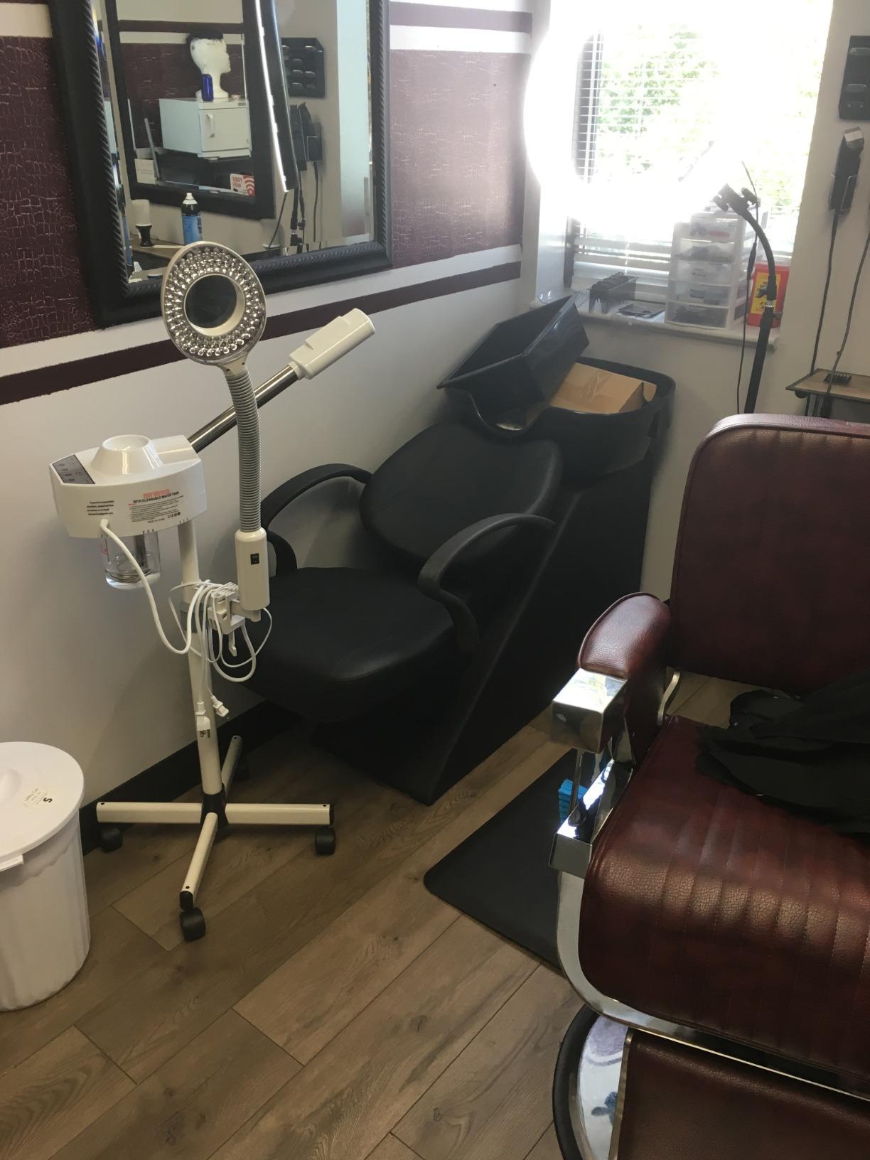 Ainfox Shampoo Barber Backwash Chair, ABS Plastic Shampoo Bowl Sink Chair for Spa Beauty Salon (Black) customer photo 2