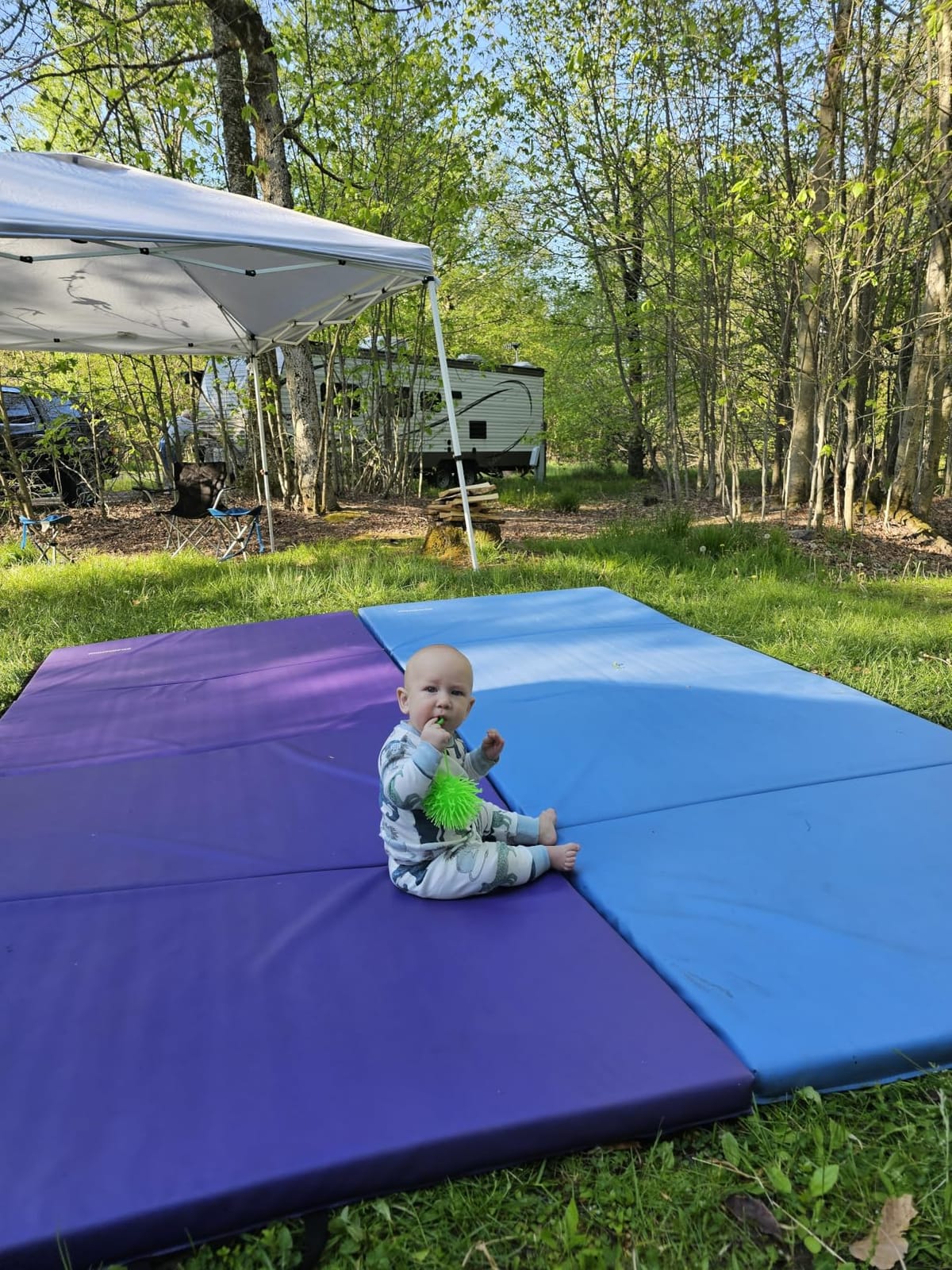 BalanceFrom 10x4 Feet 4-Panel Folding Gymnastics Mat - 2-Inch Thick Pad with Vinyl Surface and Carrying Handles for Tumbling, Yoga, Pilates, Home Workouts, and Martial Arts customer photo 1