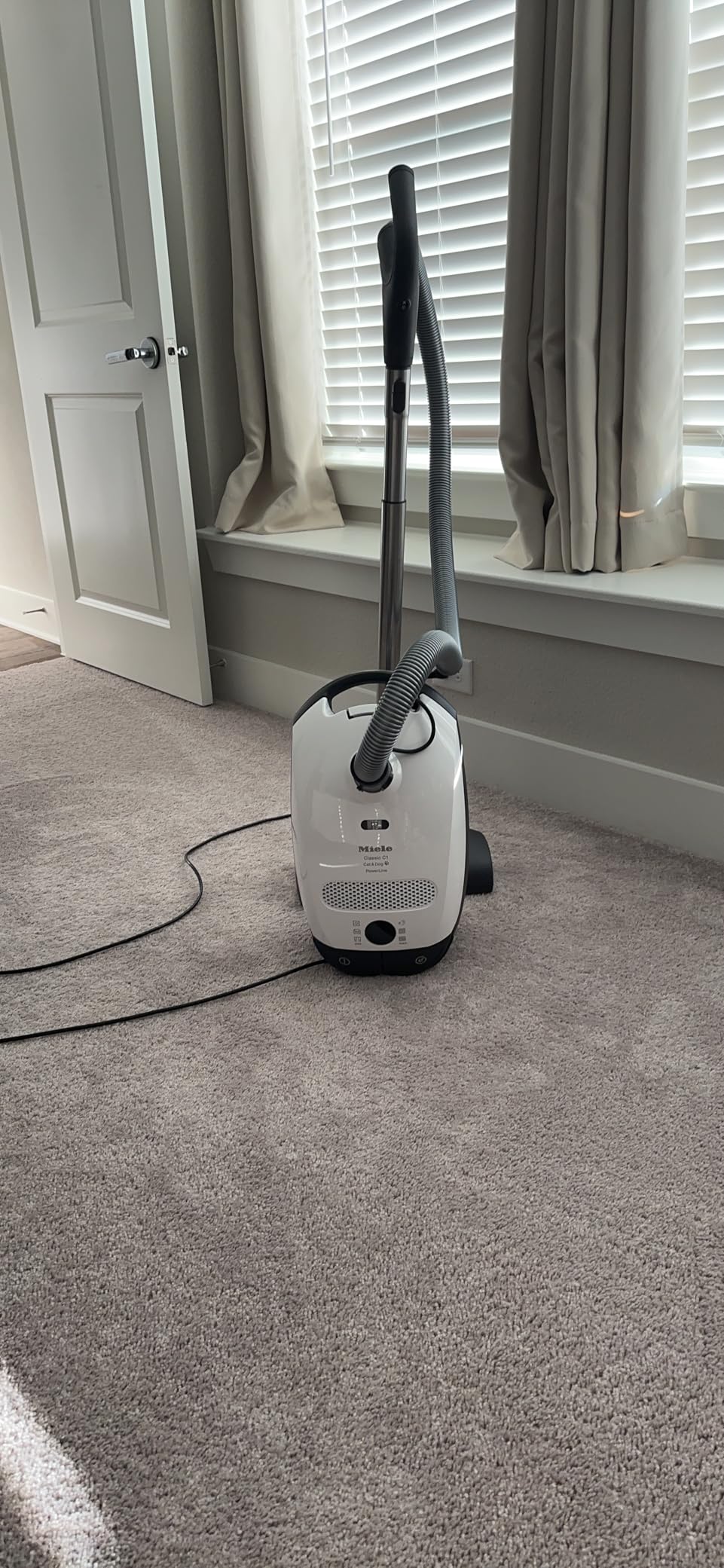 Miele Classic C1 Cat & Dog Bagged Canister for Deep Carpet Cleaning customer photo 1