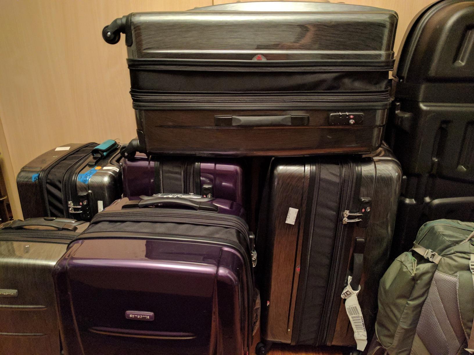 Winfield 2 Hardside Expandable Luggage with Spinner Wheels, Brushed Anthracite, Checked-Large 28-Inch customer photo 1