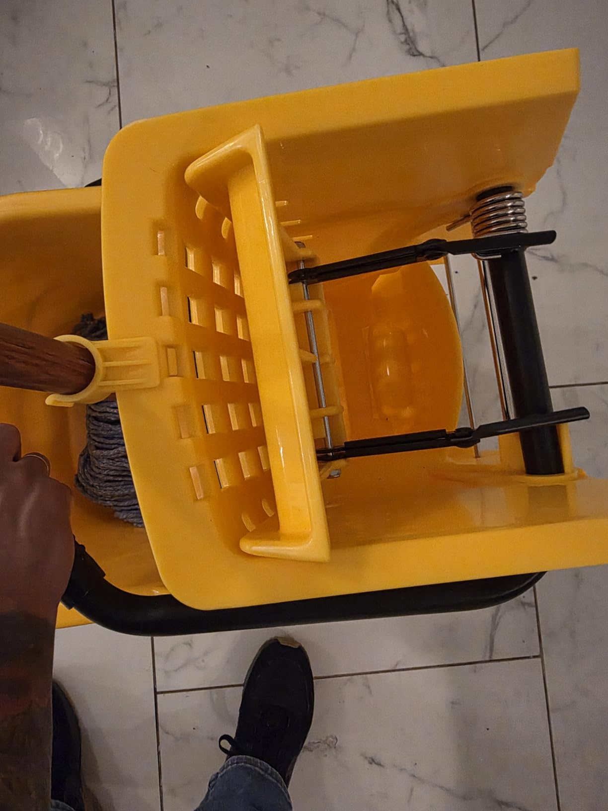 Amazon Basics Commercial Side Press Wringer Floor Cleaning Mop Bucket on Wheels, 35-Quart, Yellow customer photo 1