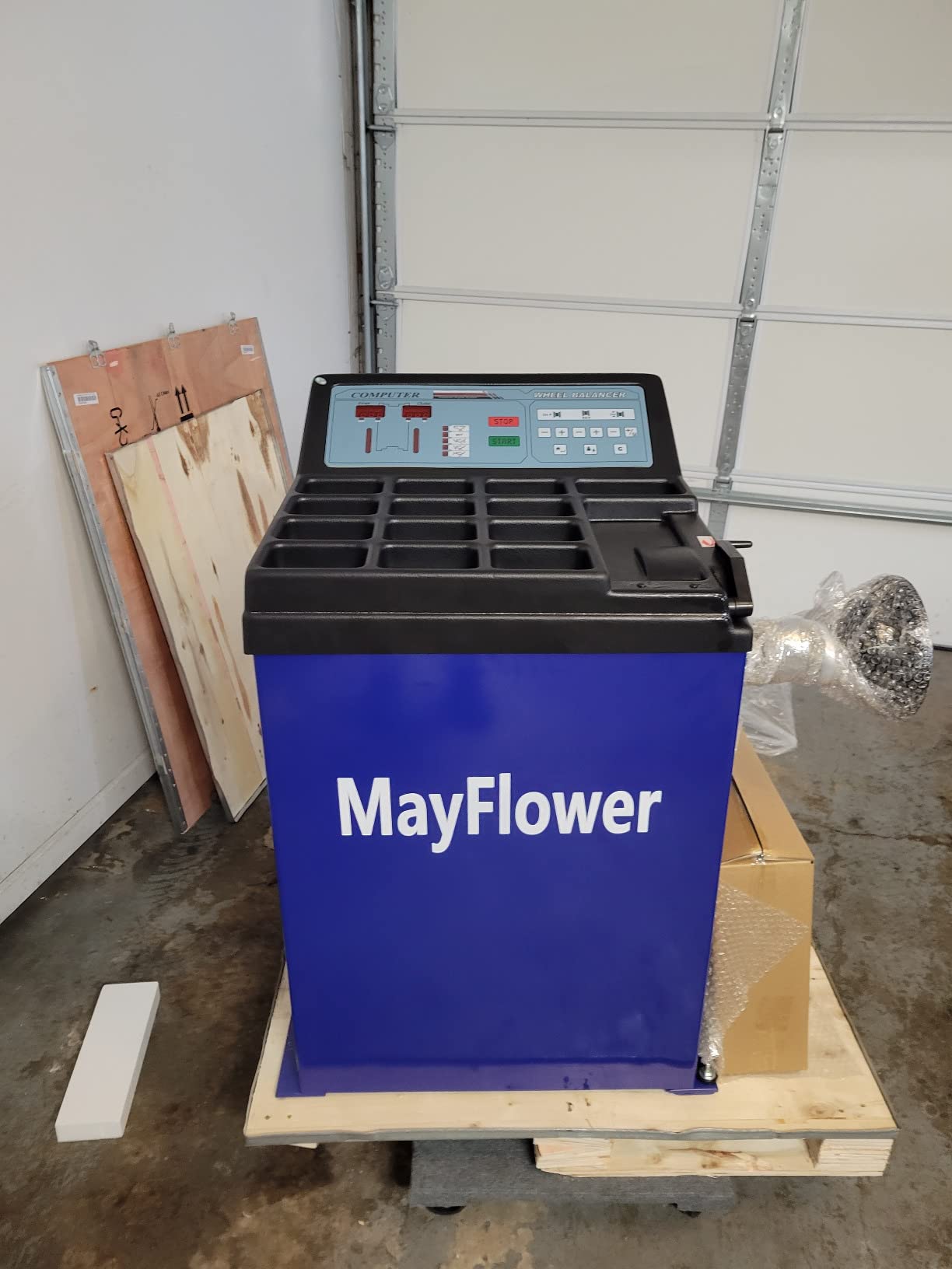 Mayflower - Wheel Balancer Tire Balancers Machine Rim Car Heavy Duty 680/1 Year Full Warranty customer photo 2