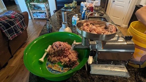Weston Pro Series Electric Meat Grinder, Commercial Grade, 750 Watts, 1 HP, 9lbs. Per Minute, Stainless Steel (10-1201-W) customer photo 2