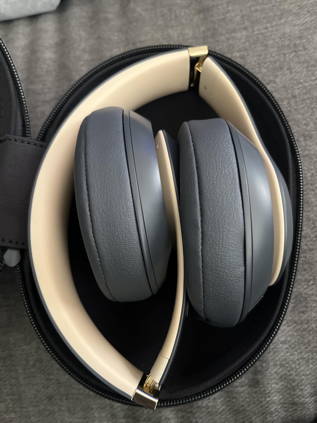 Beats Studio3 Wireless Noise Cancelling Over-Ear Headphones - Apple W1 Headphone Chip, Class 1 Bluetooth, Active Noise Cancelling, 22 Hours of Listening Time - Matte Black (Previous Model) customer photo 2