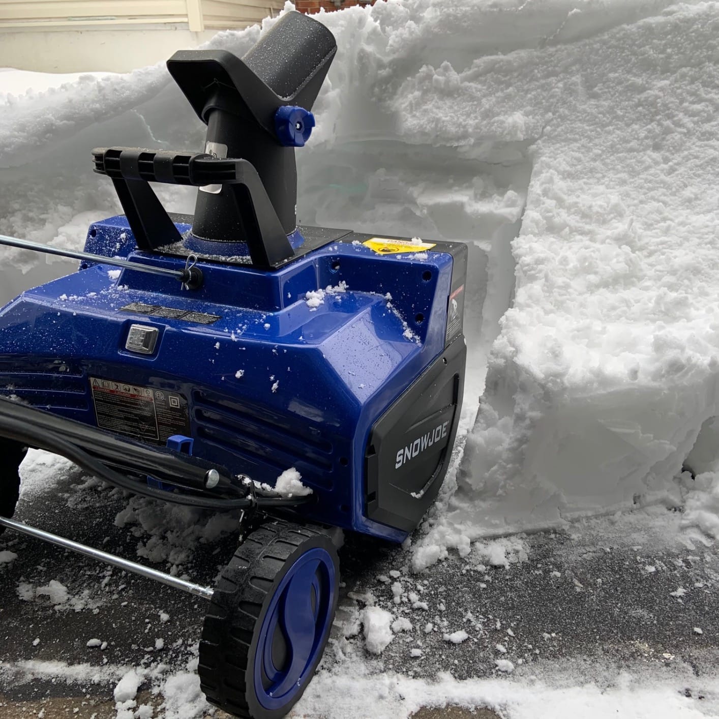 Snow Joe Corded Electric Snow Blower, 22 Clearing Path, Dual LEDs, SJ627E | Lights, 15 Amp, Steel Auger, 180° Adjustable Chute & Clean-Out Tool - High-Capacity for Large Driveways & Walkways customer photo 2