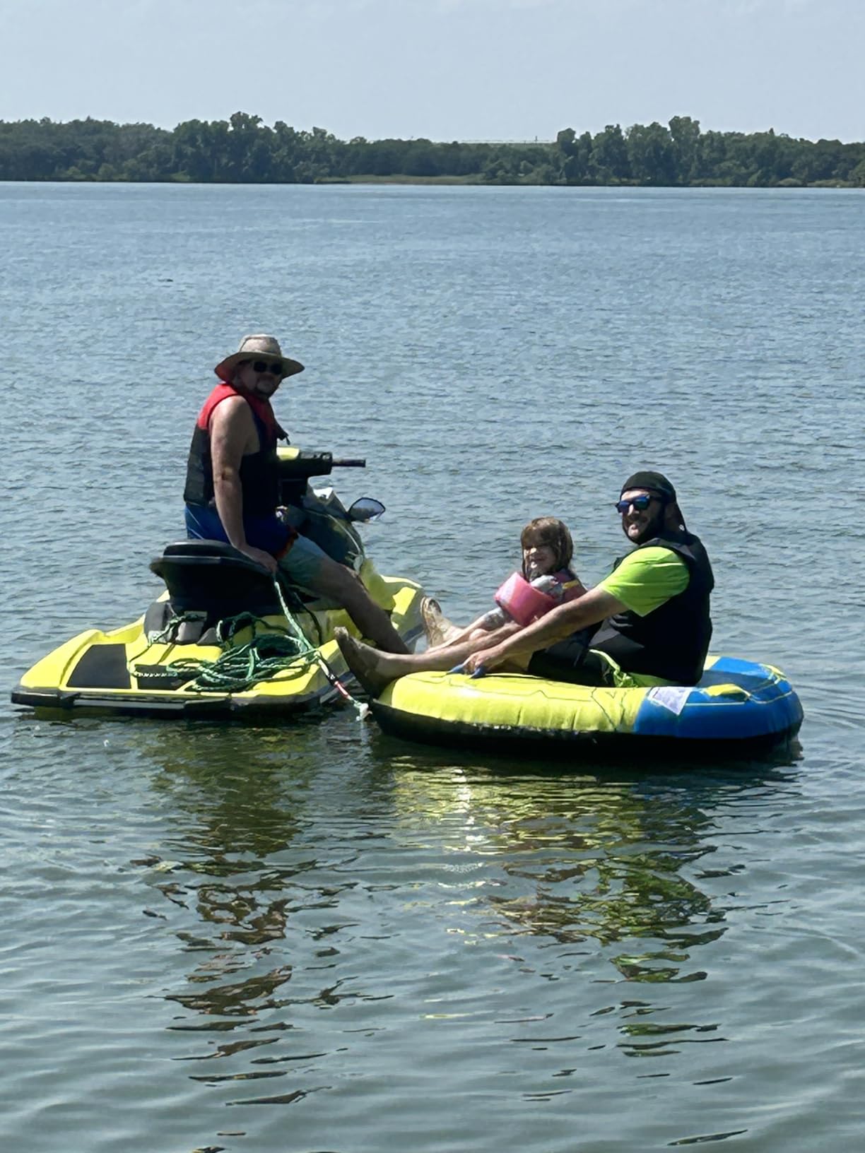 Airhead Comfort Shell Towable Tube for Boating, 1 - 4 Rider Inflatable Boat Tube for Water Tubing, Round Deck for Smooth Control, Neoprene Foam Covered Deck, Kwik-Connect, Speed Safety Valve customer photo 2