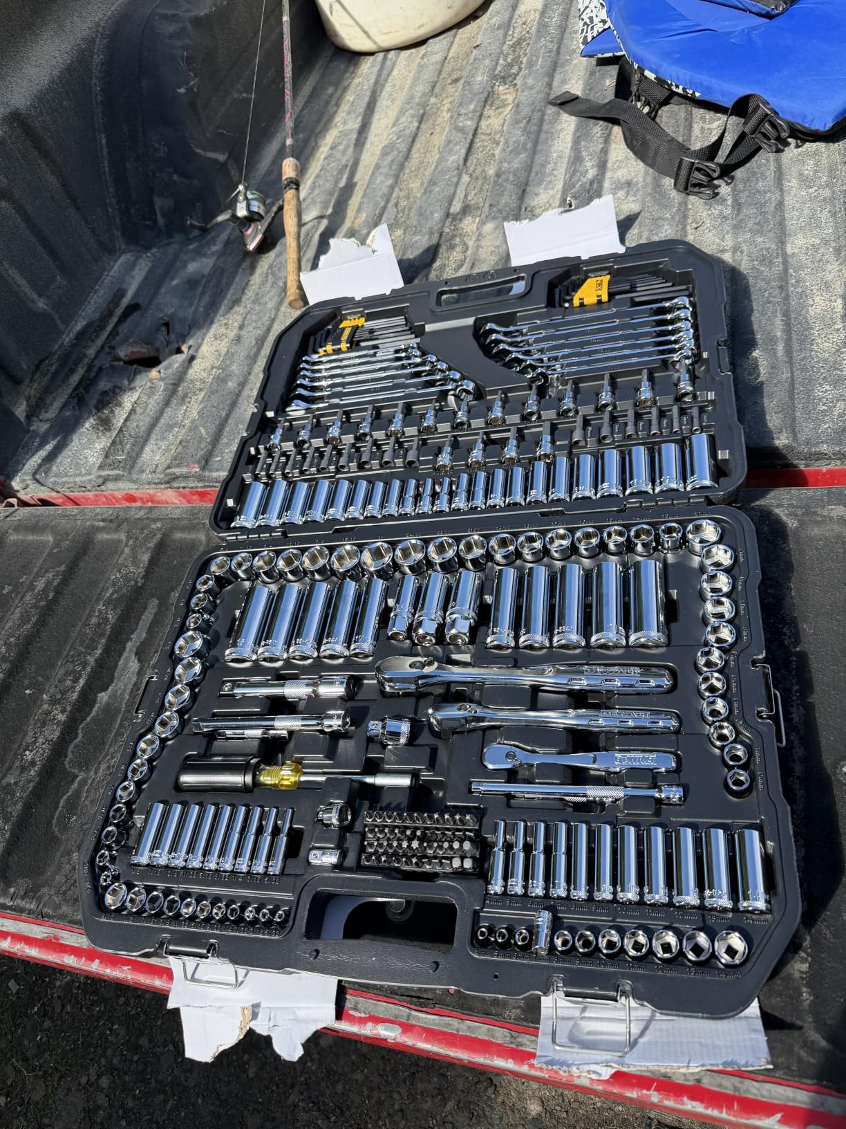 DEWALT Mechanic Tool Set, 247-Piece, 1/4 in., 3/8 in. and 1/2 in. Drive, SAE, Ratchets, Sockets, Hex Keys, Combination Wrenches, Polish Chrome Finish (DWMT81535) customer photo 1