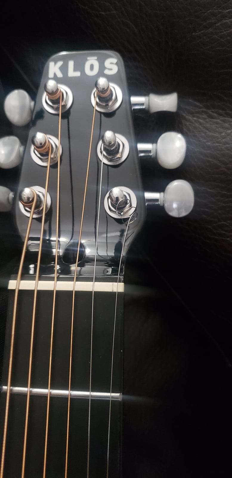 KLOS Travel Guitar, Durable Carbon Fiber Acoustic Guitar - Black with Gig Bag, Strap, Capo and more customer photo 2