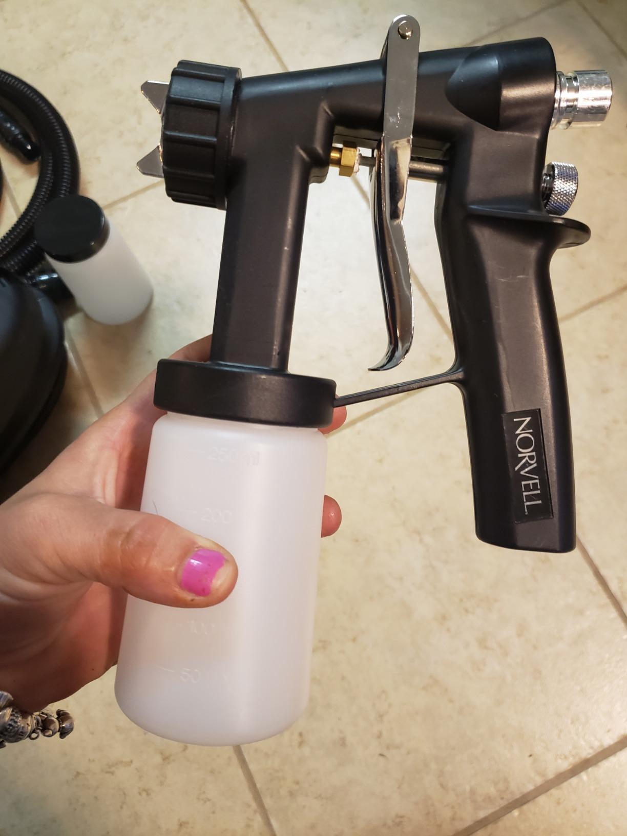 Norvell M1000 HVLP Spray Tan Machine and Gun Kit with 3 Tanning Solutions customer photo 1