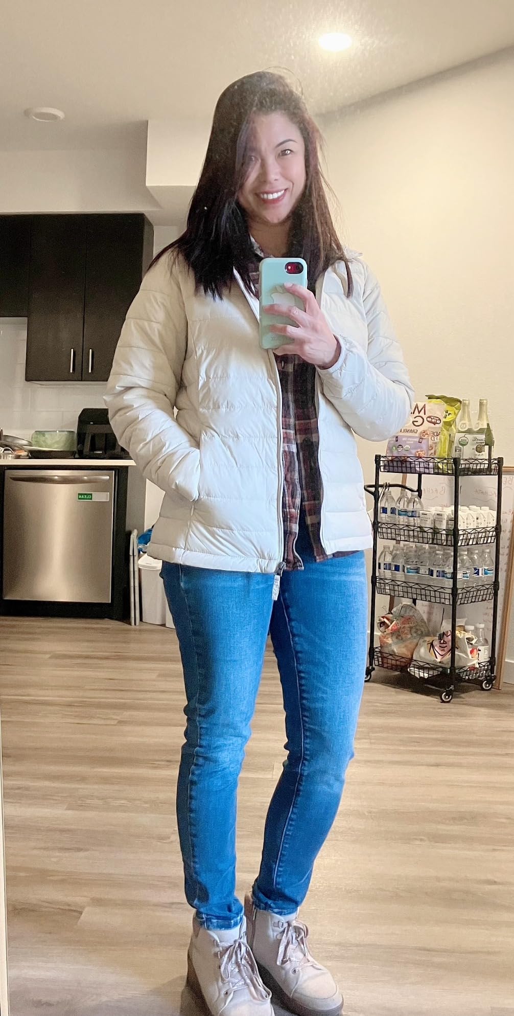 Amazon Essentials Women's Lightweight Long-Sleeve Water-Resistant Packable Puffer Jacket (Available in Plus Size) customer photo 1