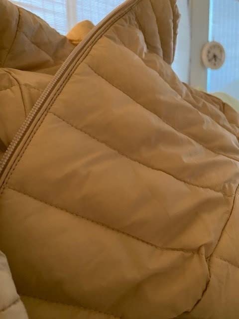 Amazon Essentials Women's Lightweight Long-Sleeve Water-Resistant Packable Puffer Jacket (Available in Plus Size) customer photo 2