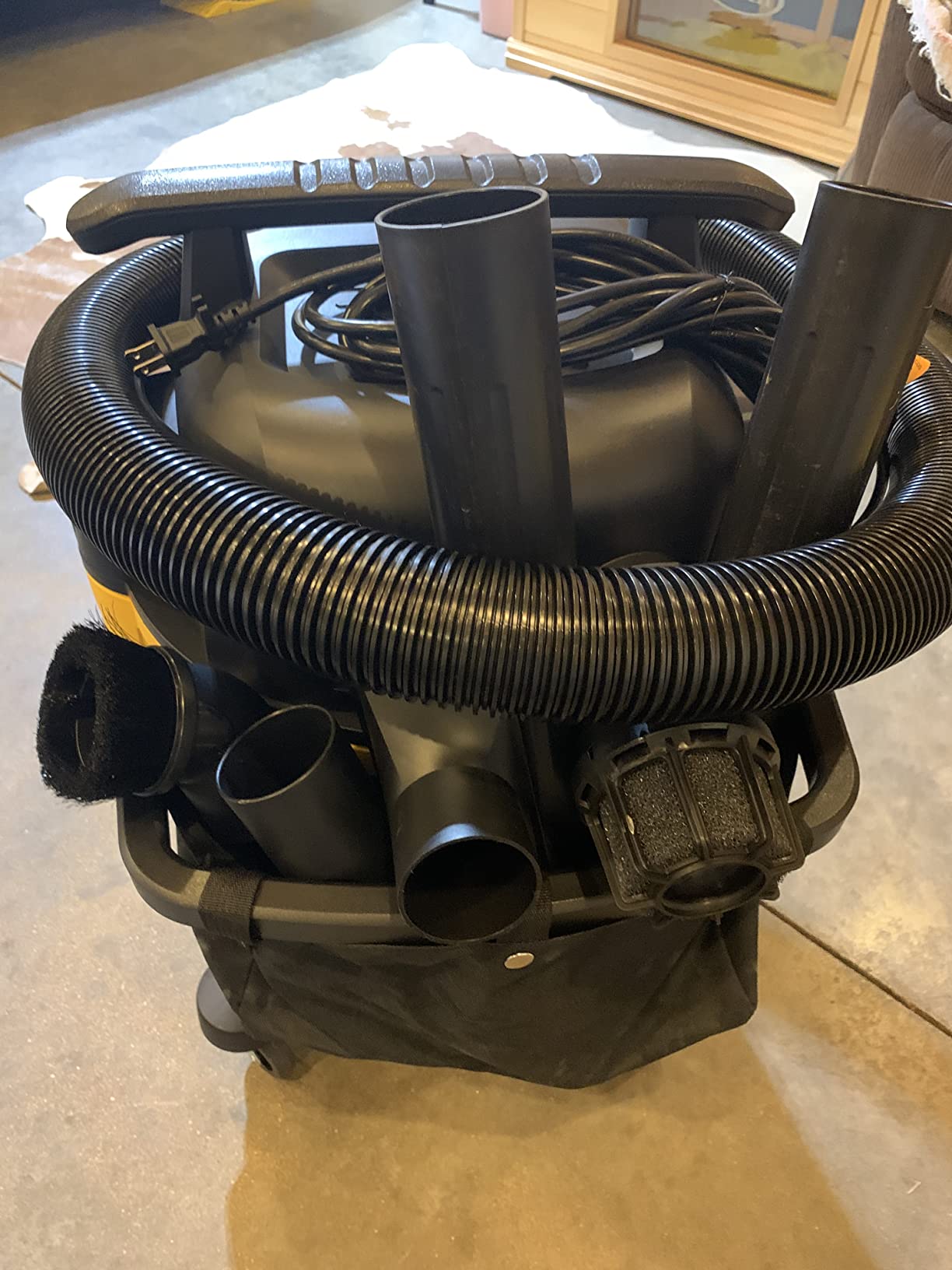 DEWALT 12 Gallon Poly Wet/Dry Vac, 5.5 HP Shop Vacuum Wet Vacuum Cleaner for Workshop, Jobsite, Commericial Area, Large Pick-Up Capacity, Yellow,DXV12P customer photo 1
