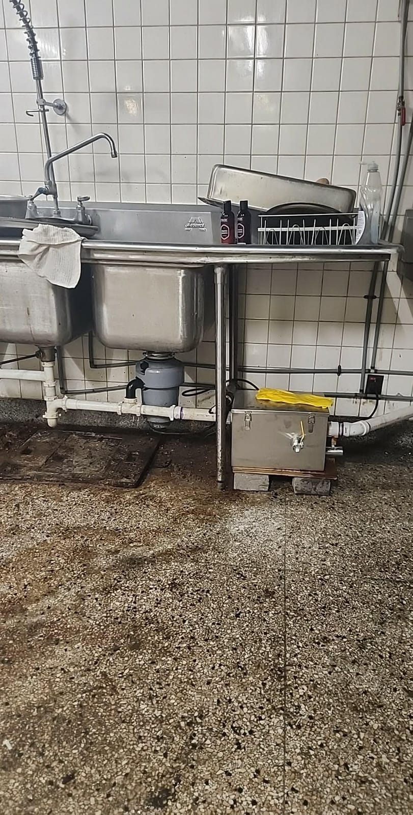 BEAMNOVA Commercial Grease Trap, 8lbs, Stainless Steel, Side Inlet | Grease Interceptor, Under Sink Above Ground Industrial for Restaurant Foodtruck Home Kitchen Tools Oil Water Seperator customer photo 1