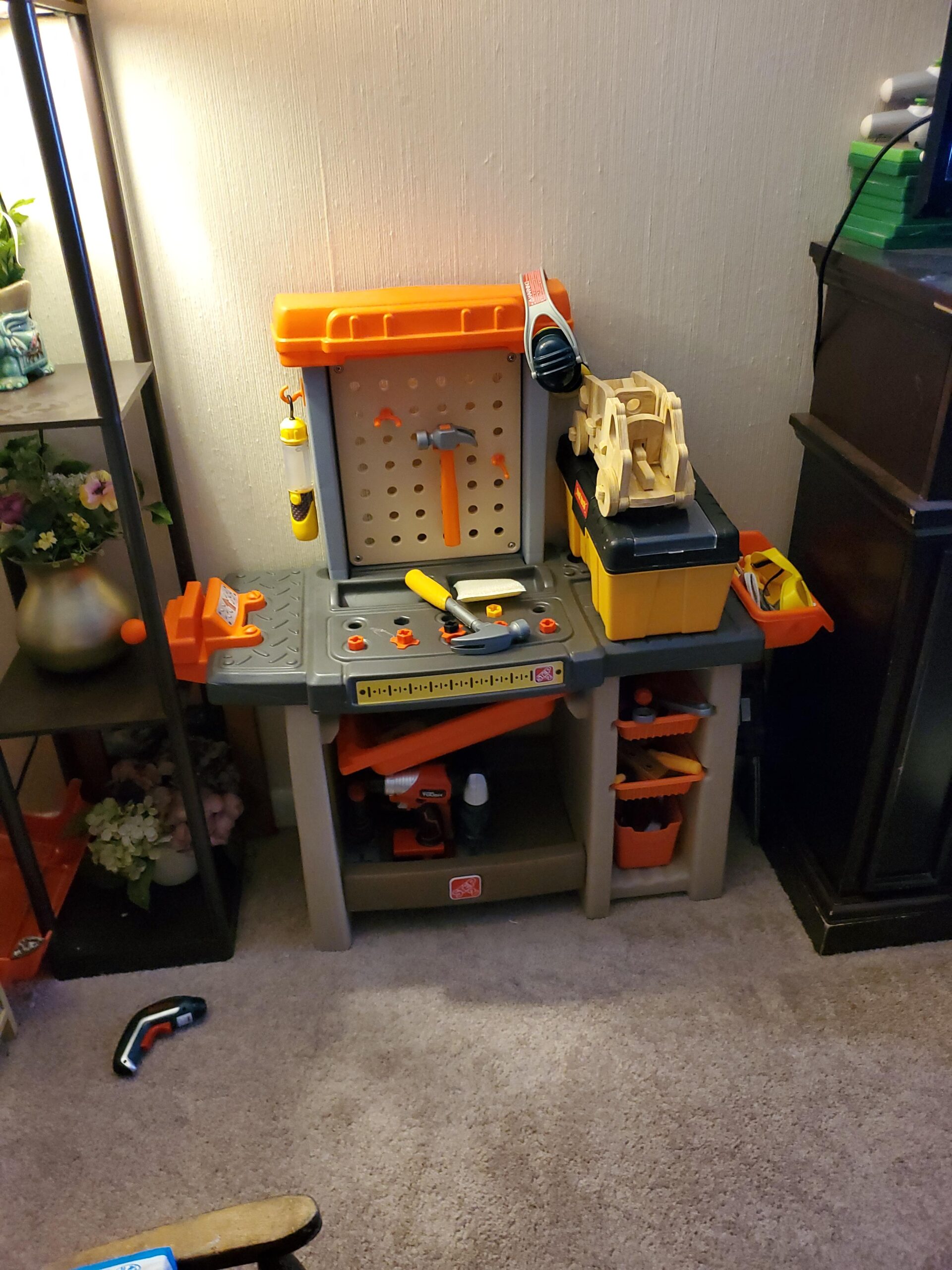 Step2 Handyman Kids Workbench, Indoor/Outdoor Tool Bench for Children, Interactive Play with Sounds, Made of Durable Plastic, Includes 35 Piece Toy Accessories, For Toddlers 3+ Years Old customer photo 2