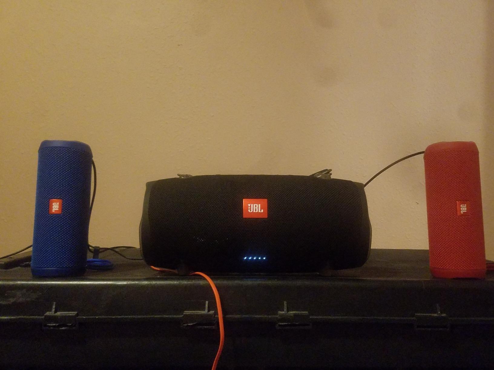 JBL Xtreme 2, Waterproof Portable Bluetooth Speaker, Black, Wireless Bluetooth Streaming, Up to 15 hours of playtime, IPX7 waterproof, JBL Connect, Durable fabric and rugged material customer photo 2