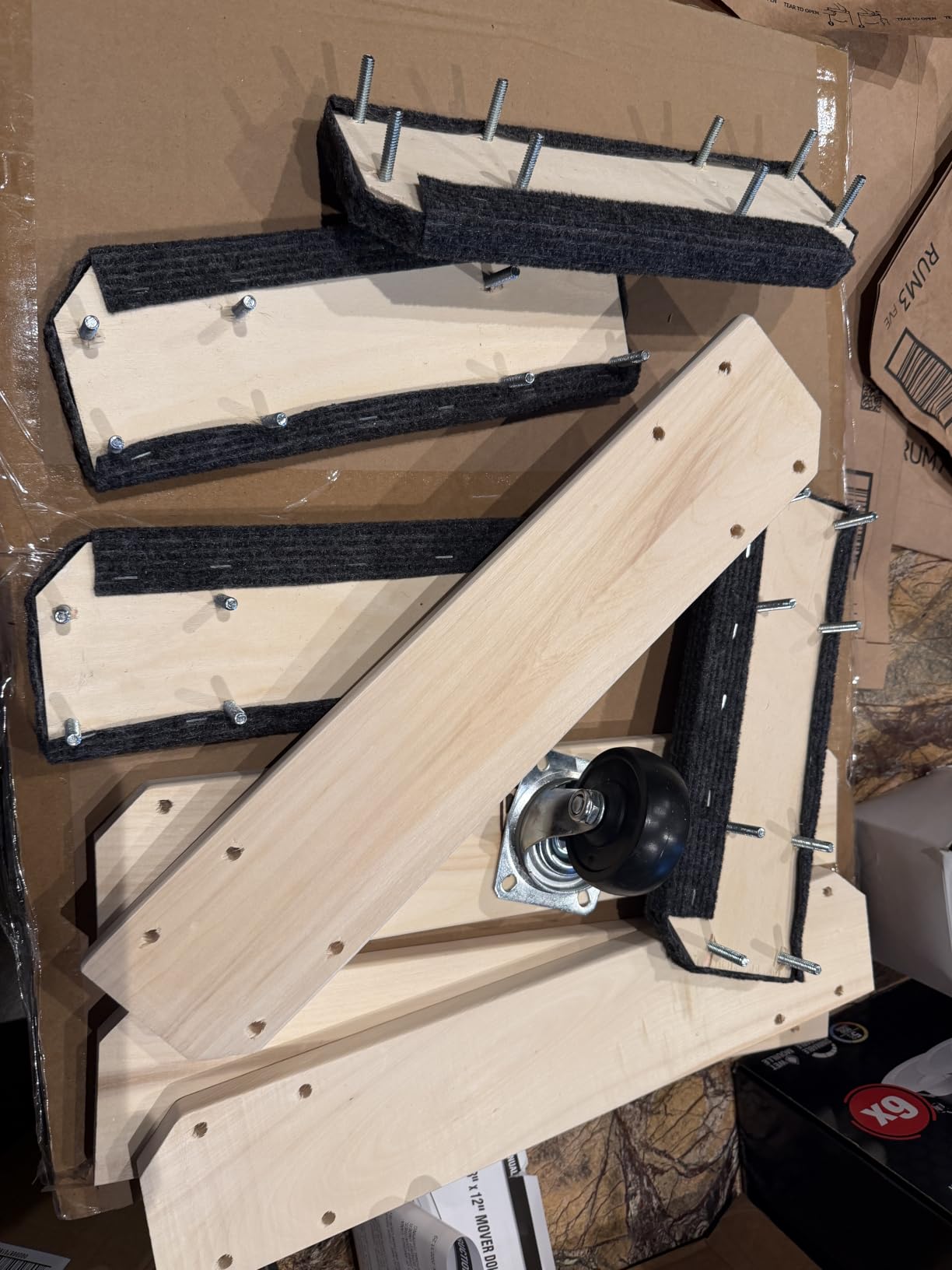 WEN 721218 1000 lbs. Capacity 12 in. x 18 in. Hardwood Furniture Dolly (2-Pack) customer photo 2