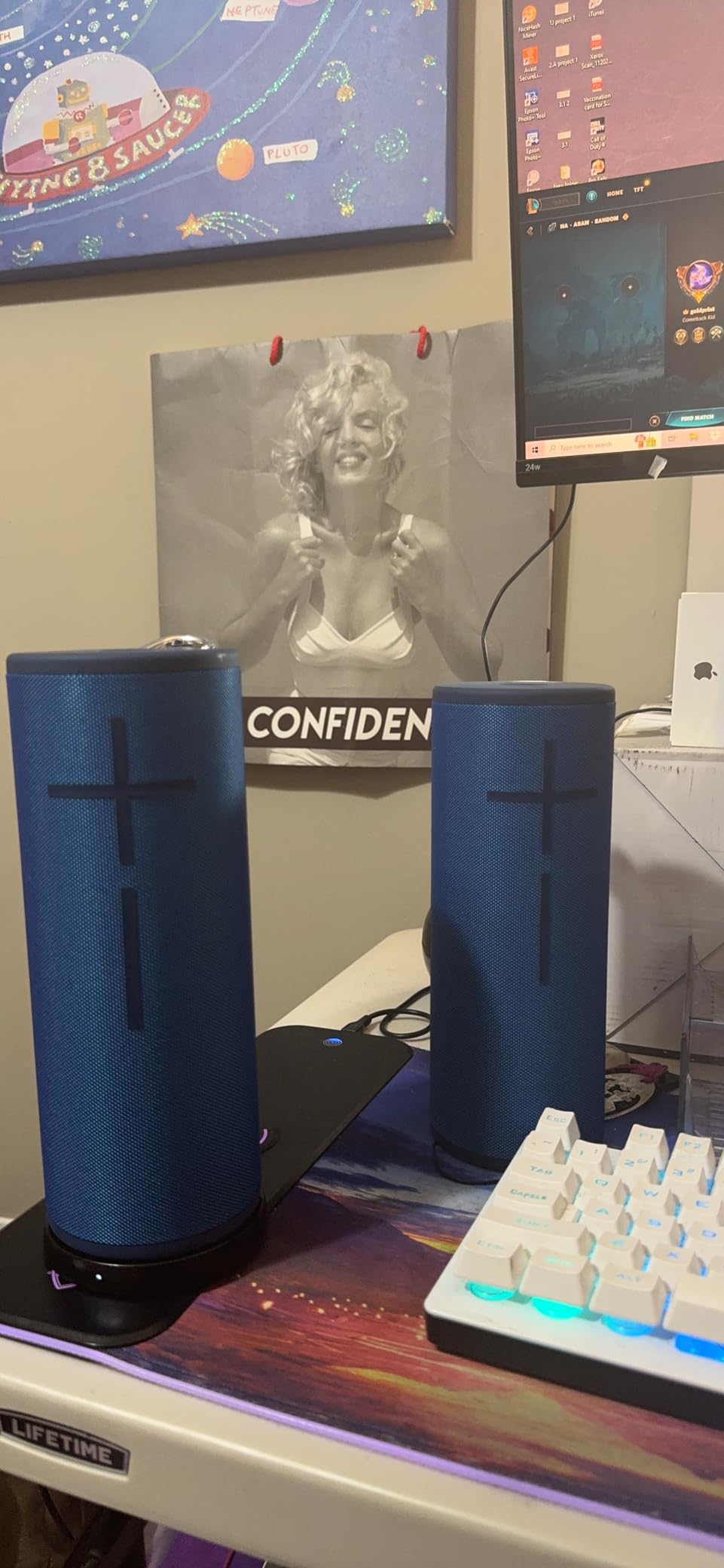 Ultimate Ears MEGABOOM 3 Portable Wireless Bluetooth Speaker - Lagoon Blue customer photo 1
