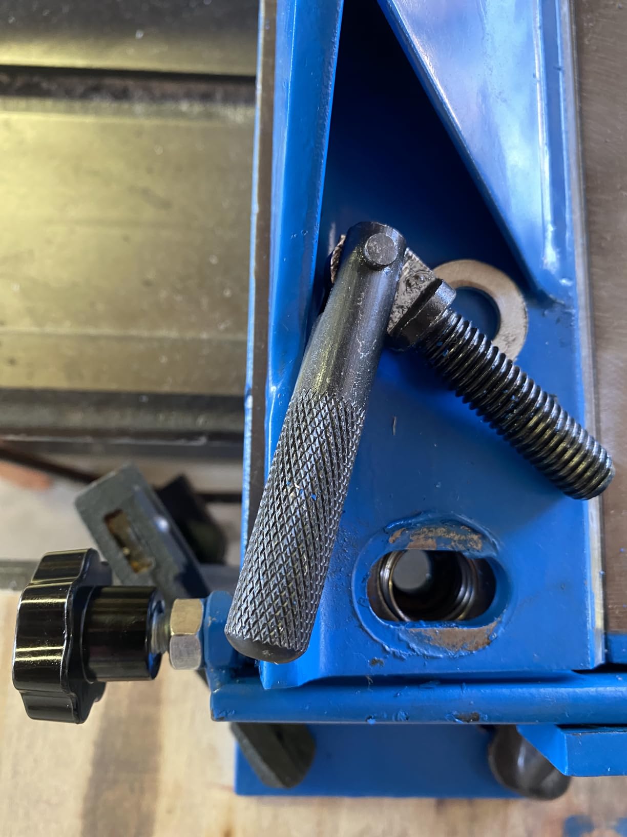 KF5002 Steel Bending Brake Sheet Metal Bender Metal Folder 28 Inch (730mm) 18 Ga (1.2mm) Capacity customer photo 1