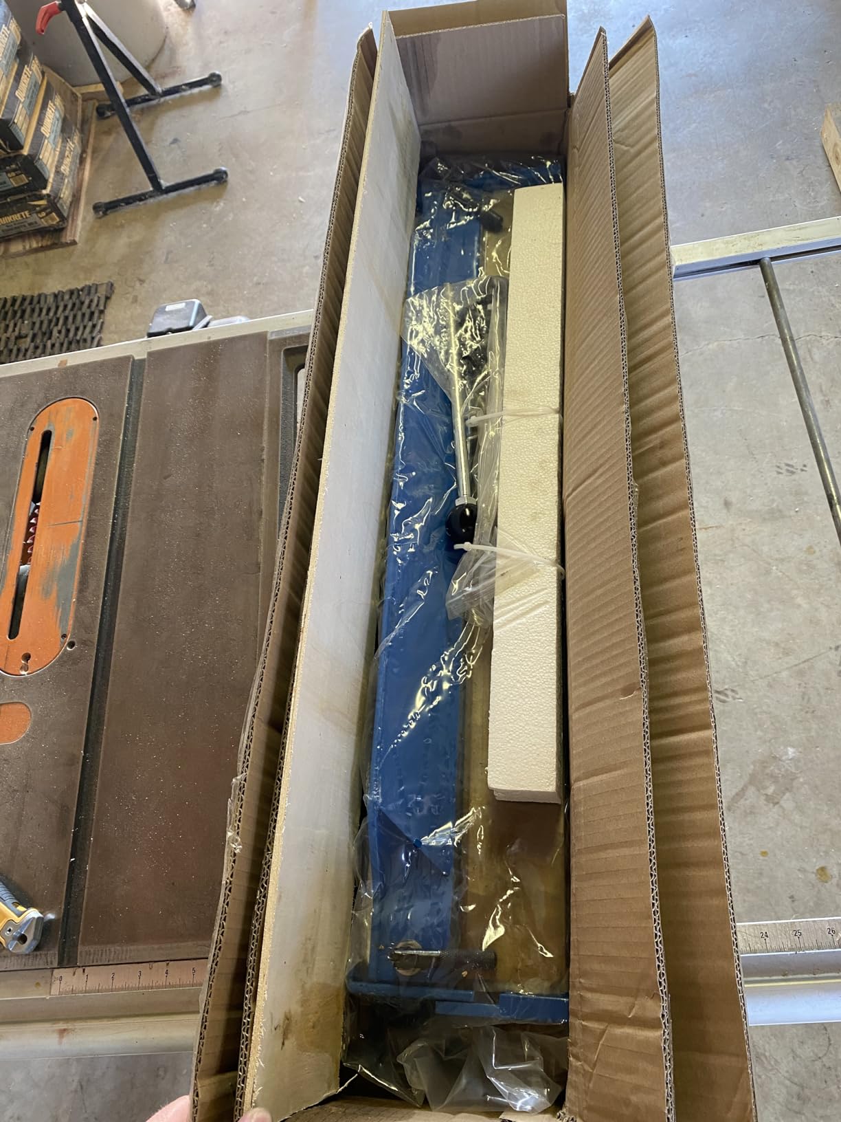 KF5002 Steel Bending Brake Sheet Metal Bender Metal Folder 28 Inch (730mm) 18 Ga (1.2mm) Capacity customer photo 2